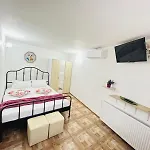 Lakeviewhouse2 *