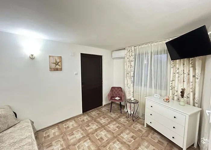 Lakeviewhouse2 Konukevi Navodari